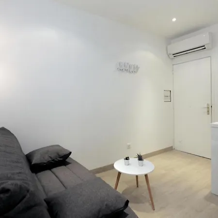 C005-studette Au Centre 戛纳