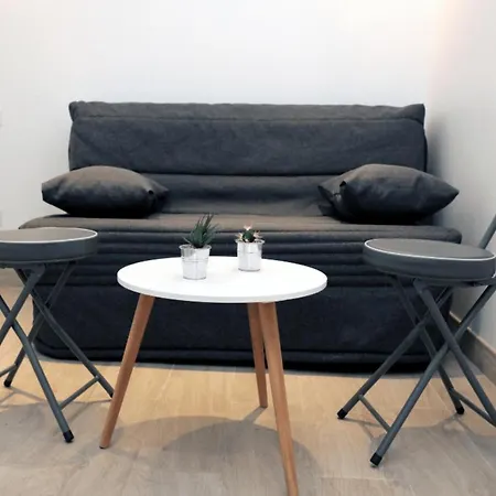 C005-studette Au Centre 戛纳