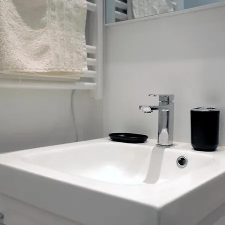 C005-studette Au Centre